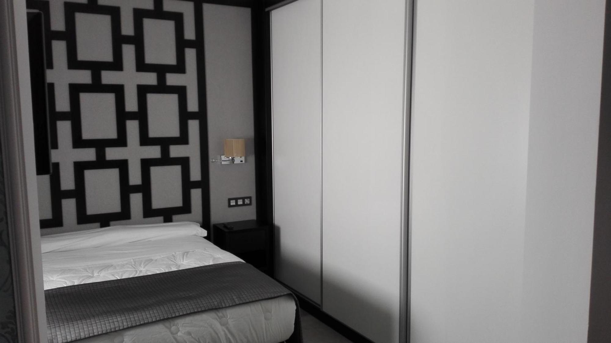 Apartamentos Las Palmeras Palma del Río Habitación foto